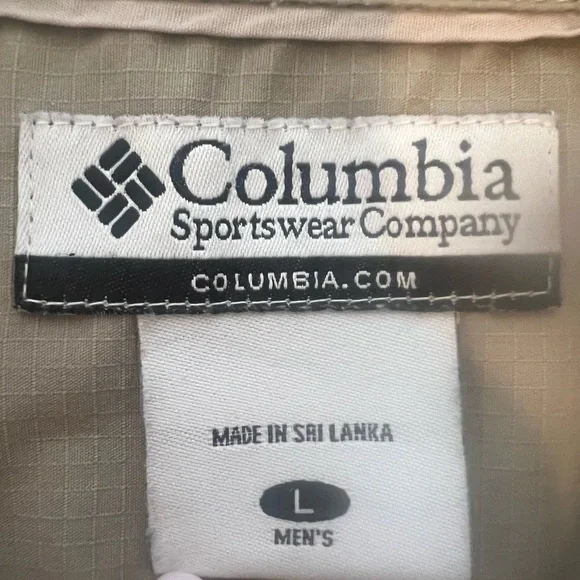 COLUMBIA- Men’s short sleeve button down shirt
